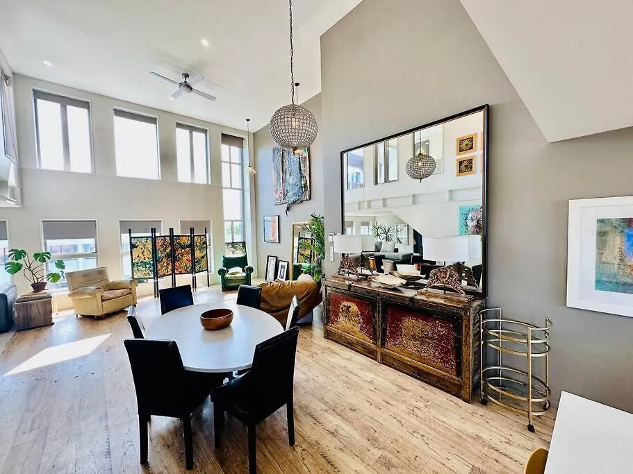 Stunning New York Loft Gallery クライストチャーチ